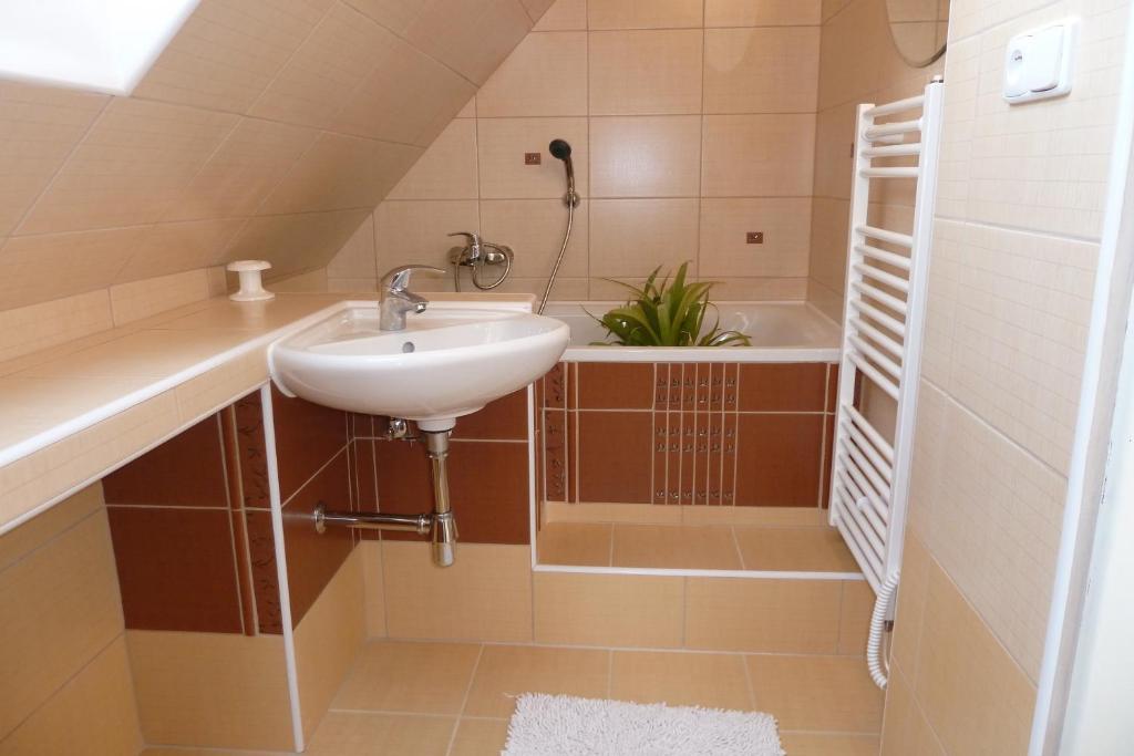 Apartmany Cesky Raj Turnov Rom bilde